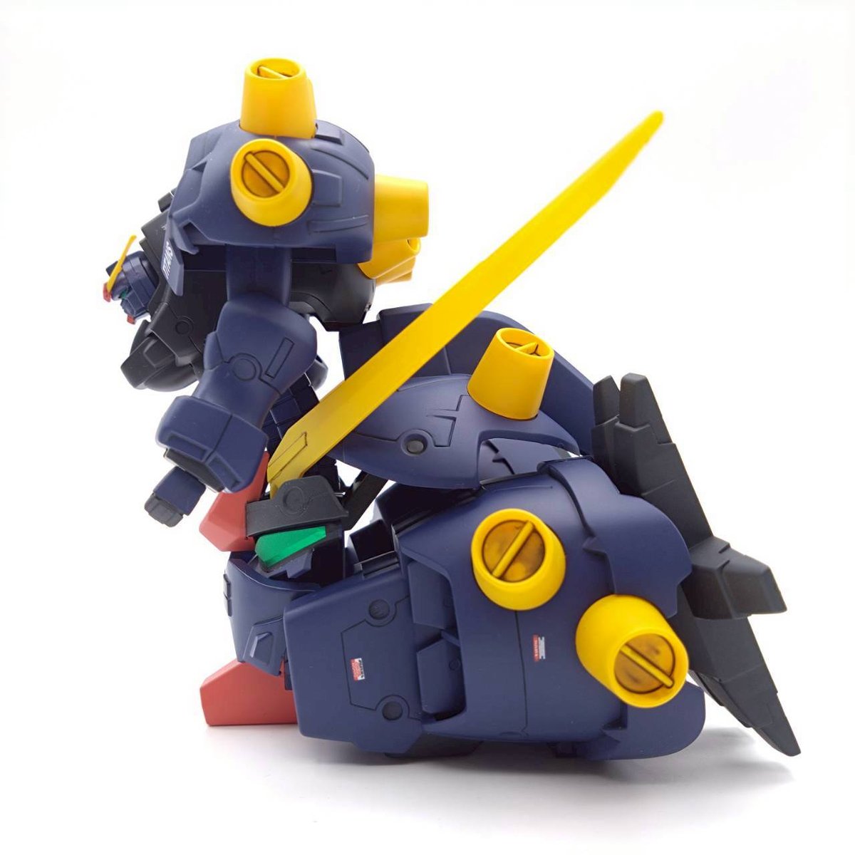 devilgundam-titans-2-detail-2