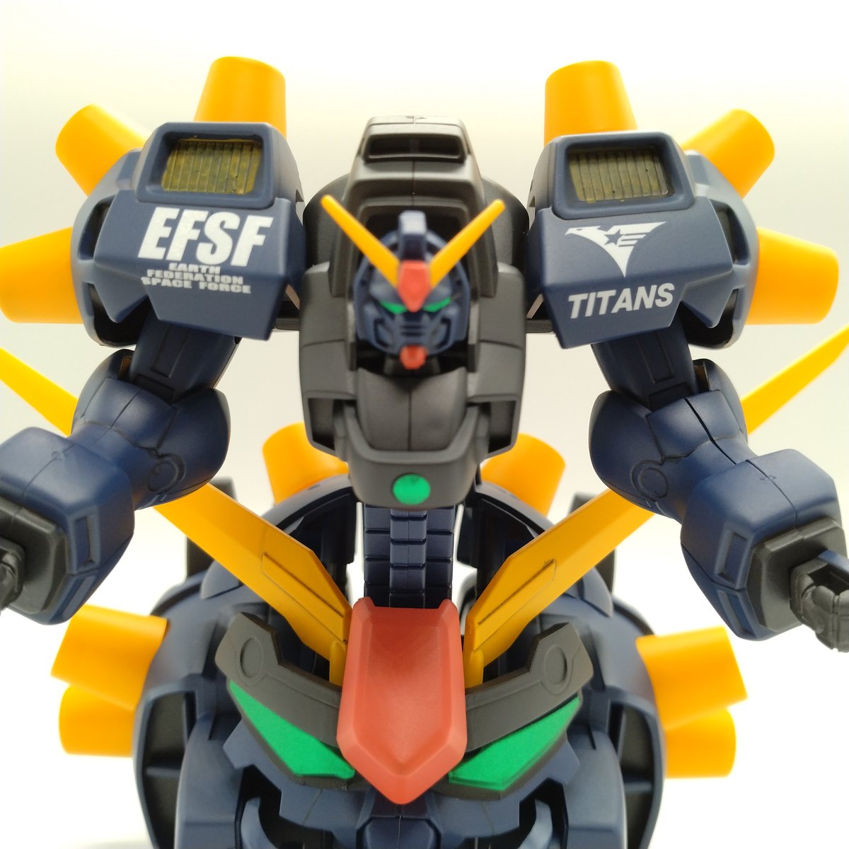 devilgundam-titans-2-detail-7