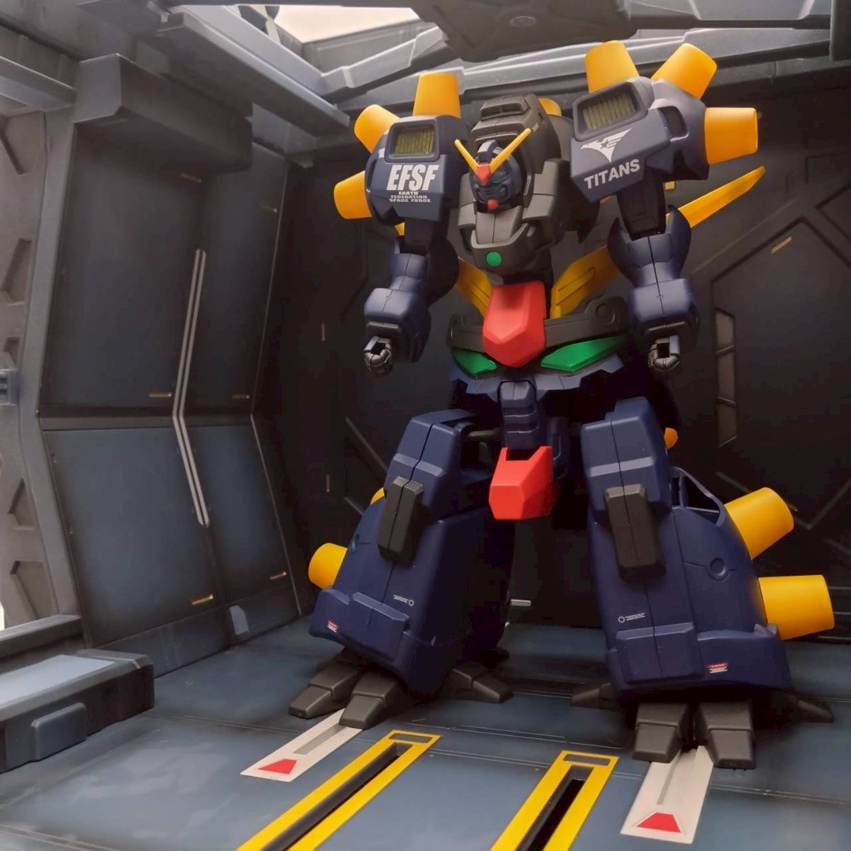 devilgundam-titans-8-gallery-1