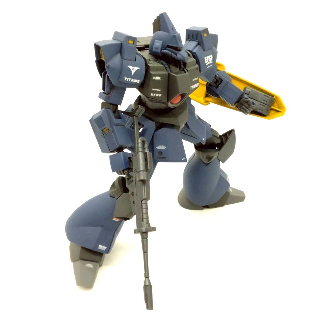 galbaldy-t-8-posing-3
