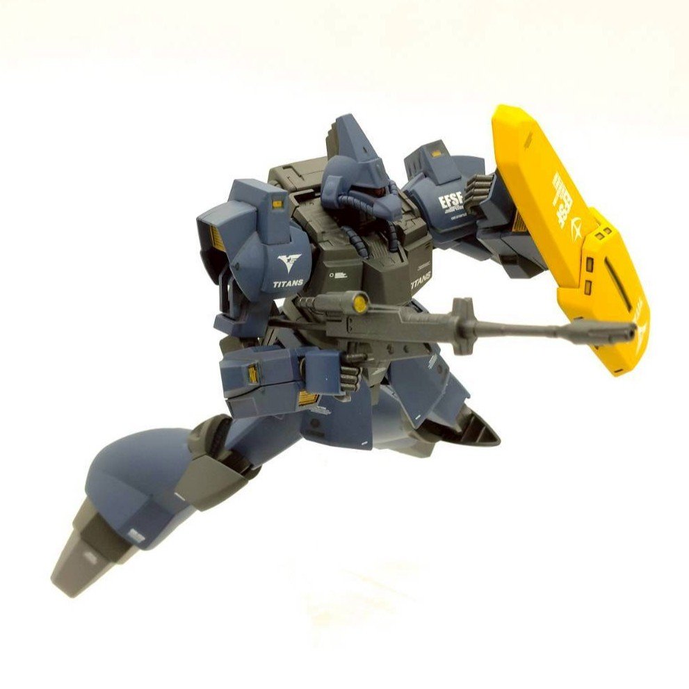 galbaldy-t-8-posing-6