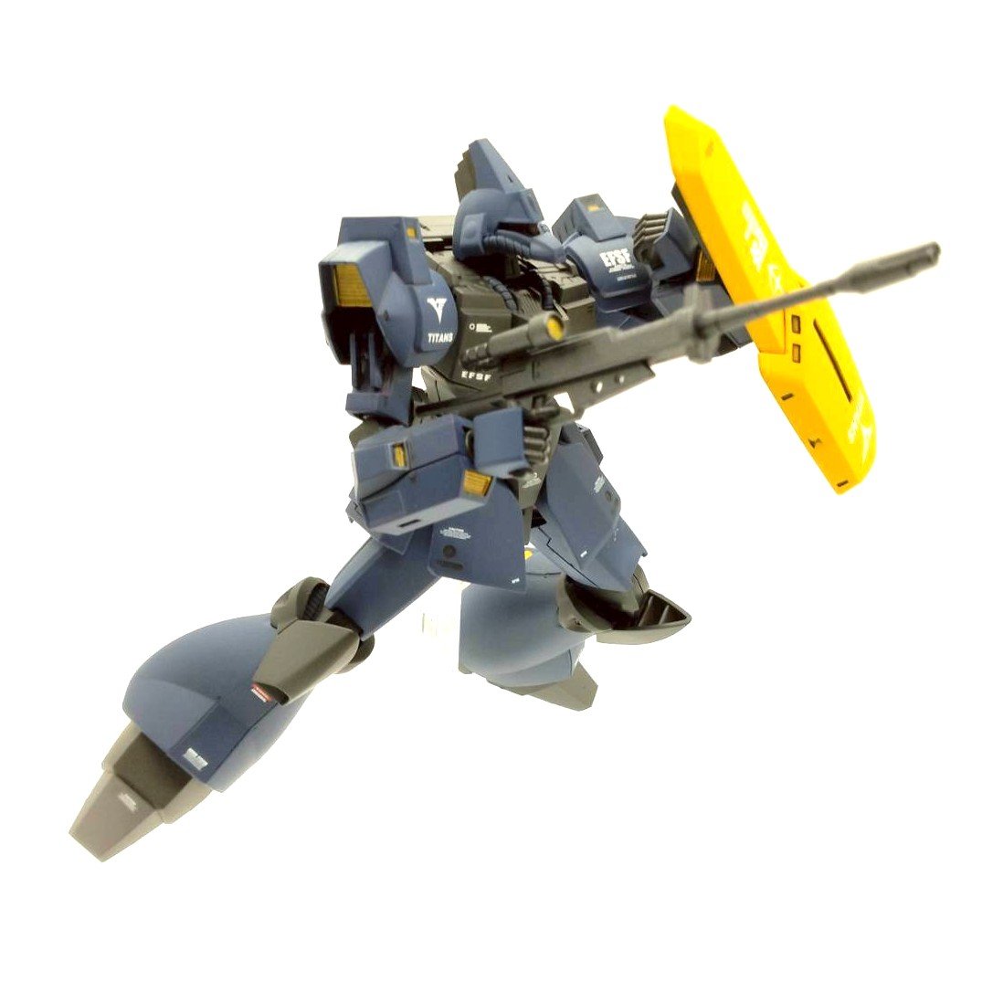 galbaldy-t-8-posing-7