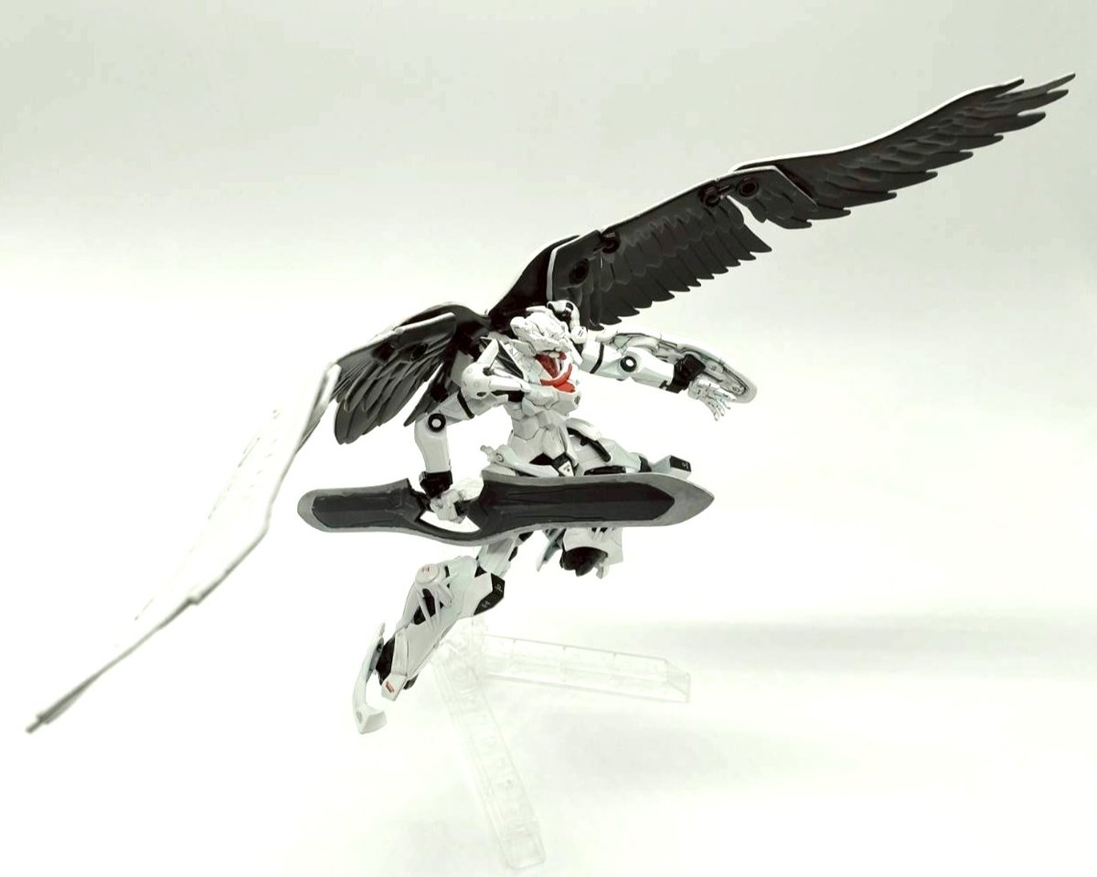 gquuuuuux-masspro-8-posing-3