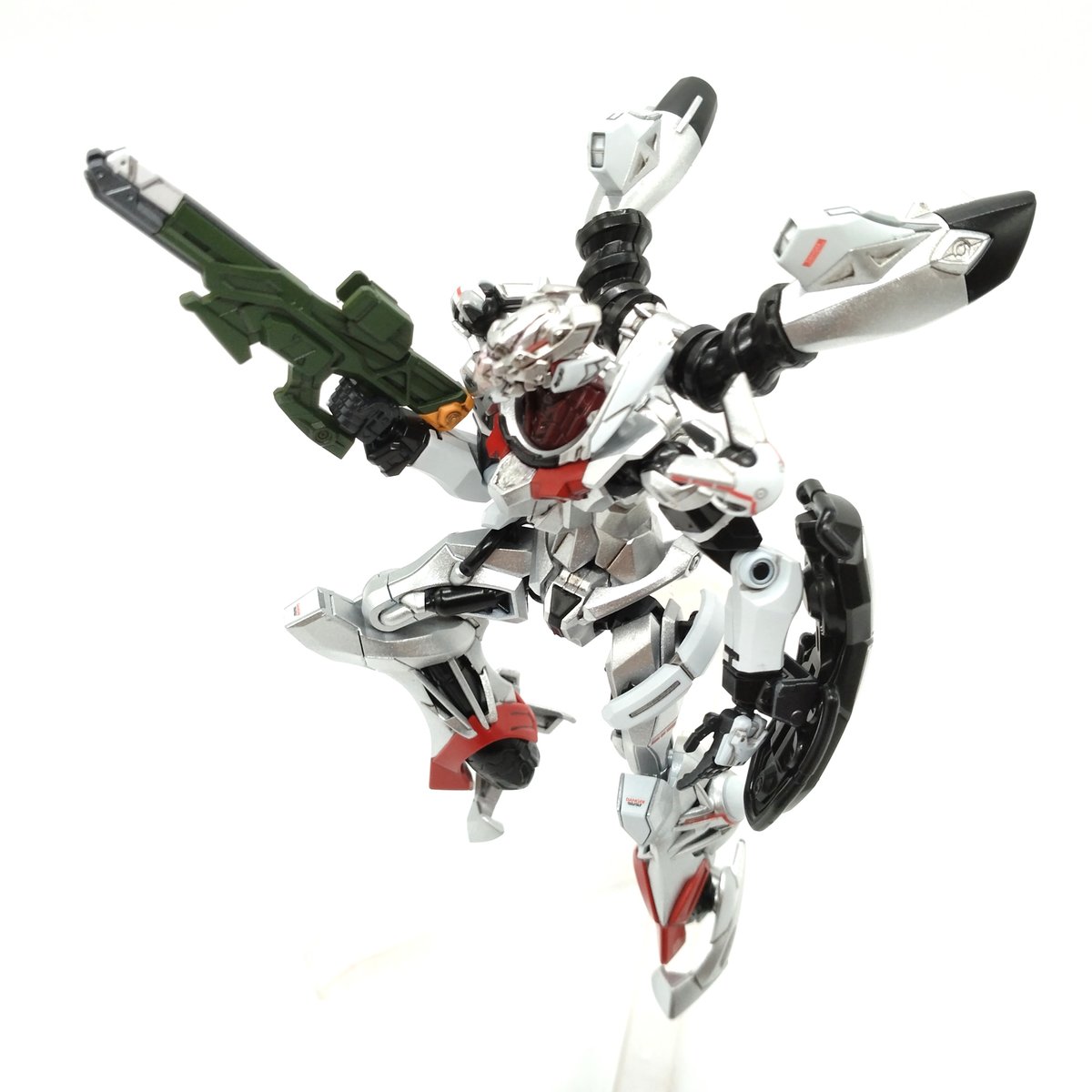 gquuuuuux-pm04-8-posing-14
