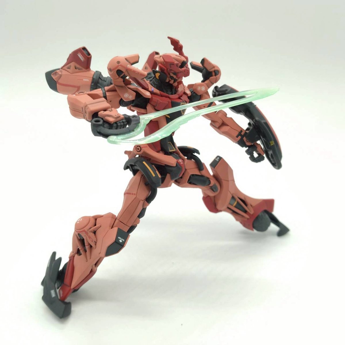 red-gquuuuuux-08-03