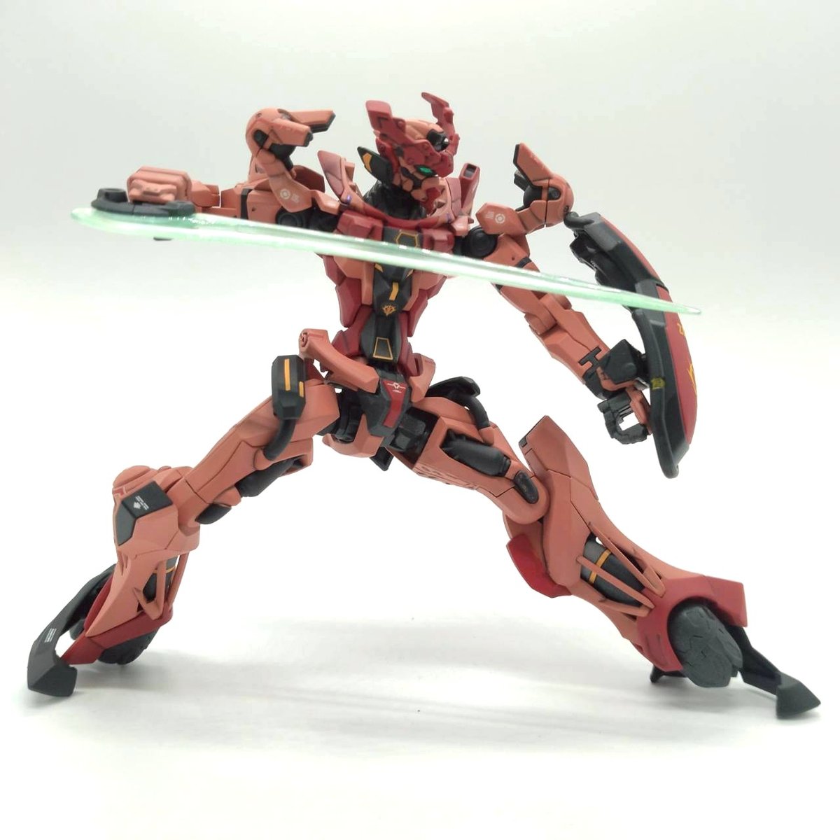 red-gquuuuuux-08-05
