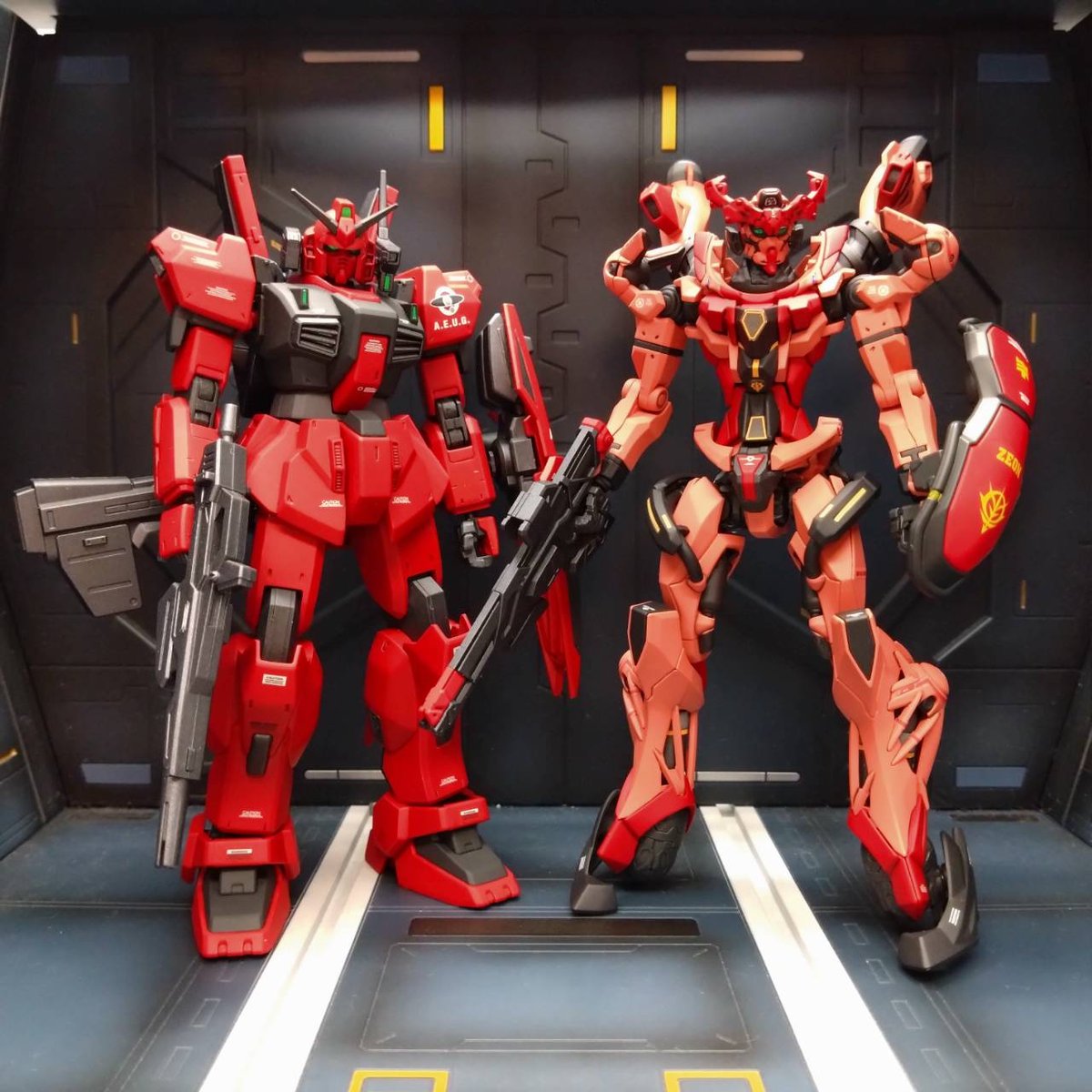 red-gquuuuuux-08-19