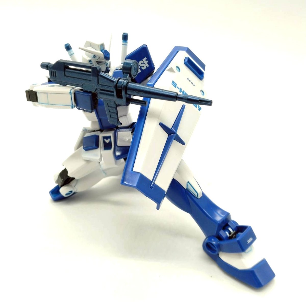 s-hobby-gundam-8-posing-11