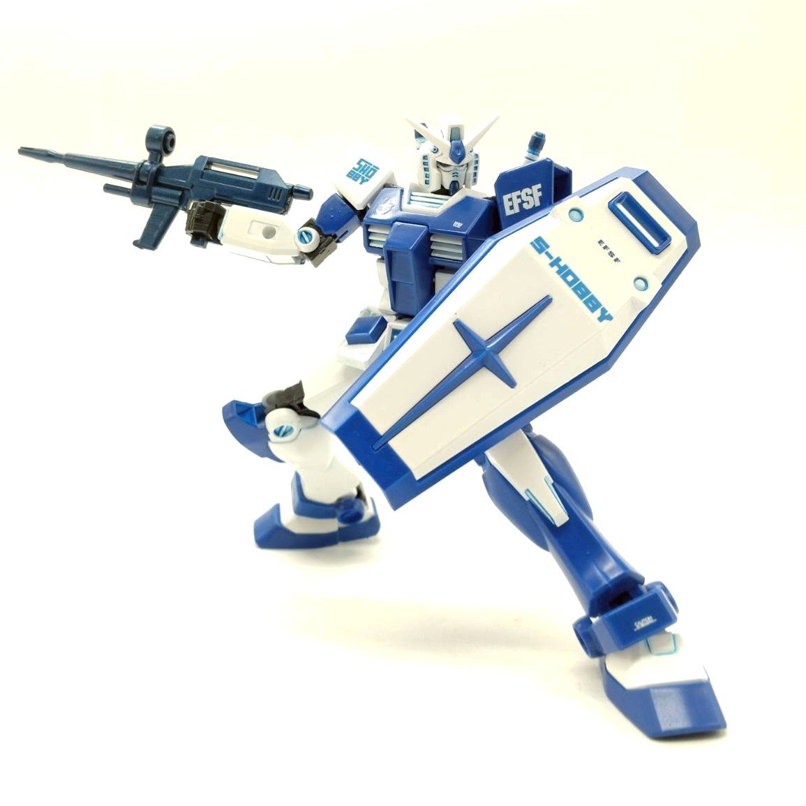 s-hobby-gundam-8-posing-9